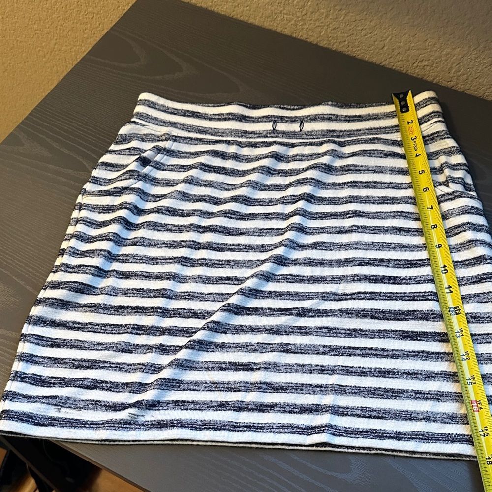 Market & Spruce Navy and White Striped Pencil Skirt